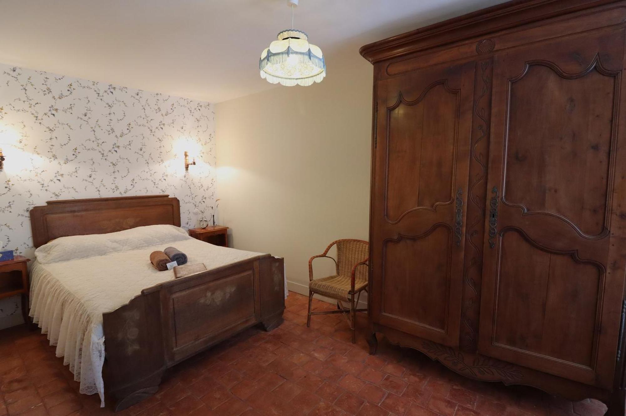 Location De Chambres Bienvenue Chez Meme Treigny Bagian luar foto